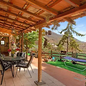 https://casa-los-pinos-aguimes.in-canary-islands.com